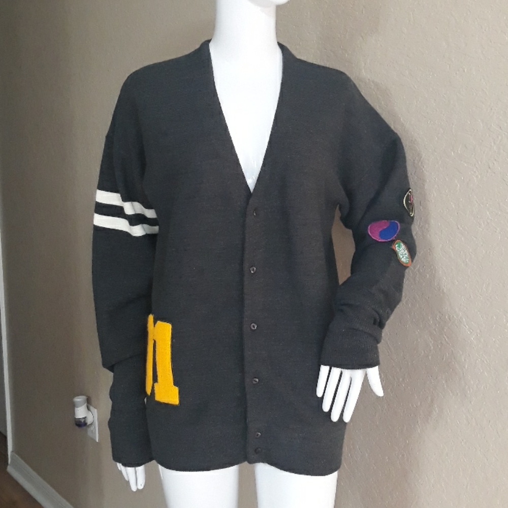 Uniq USA Sweater